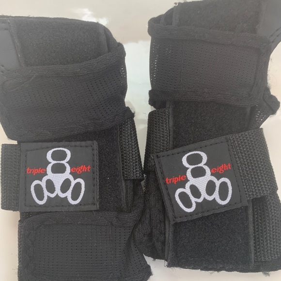 Triple Eight wrist guards - Picture 3 of 5